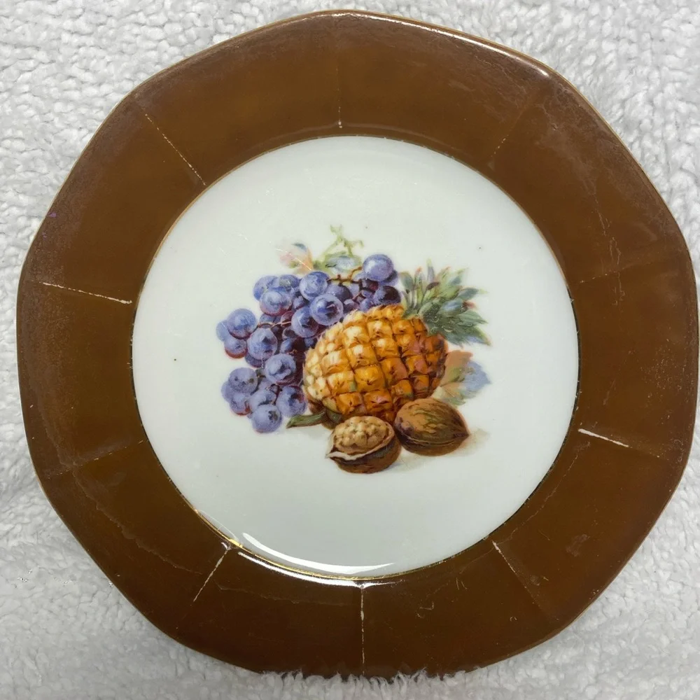 Set: Vintage Early 1900’s Victoria of Czechoslovakia China Gold Rimmed Plates